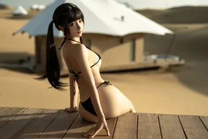 蠢沫沫《沙漠比基尼》主题写真：13张全套美图