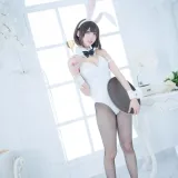 周叽是可爱兔兔《加藤惠兔女郎》主题写真：32张全套美图