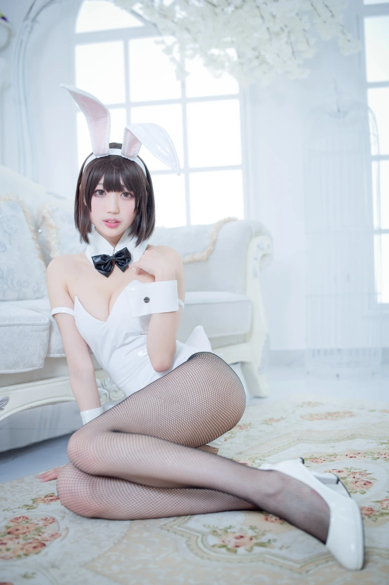 周叽是可爱兔兔《加藤惠兔女郎》主题写真：32张全套美图