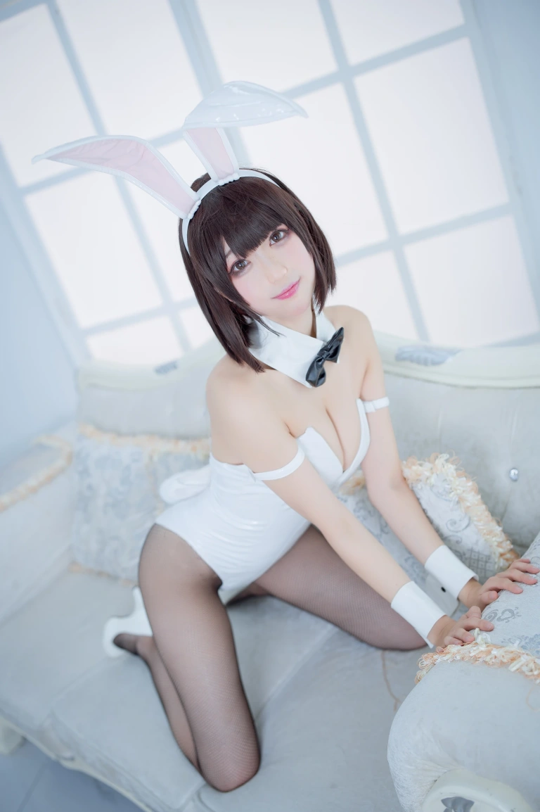 周叽是可爱兔兔《加藤惠兔女郎》主题写真：32张全套美图