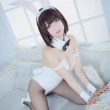 周叽是可爱兔兔《加藤惠兔女郎》主题写真：32张全套美图