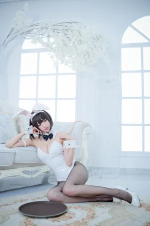 周叽是可爱兔兔《加藤惠兔女郎》主题写真：32张全套美图