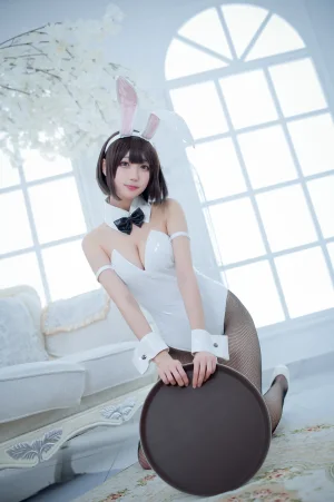 周叽是可爱兔兔《加藤惠兔女郎》主题写真：32张全套美图