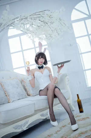 周叽是可爱兔兔《加藤惠兔女郎》主题写真：32张全套美图