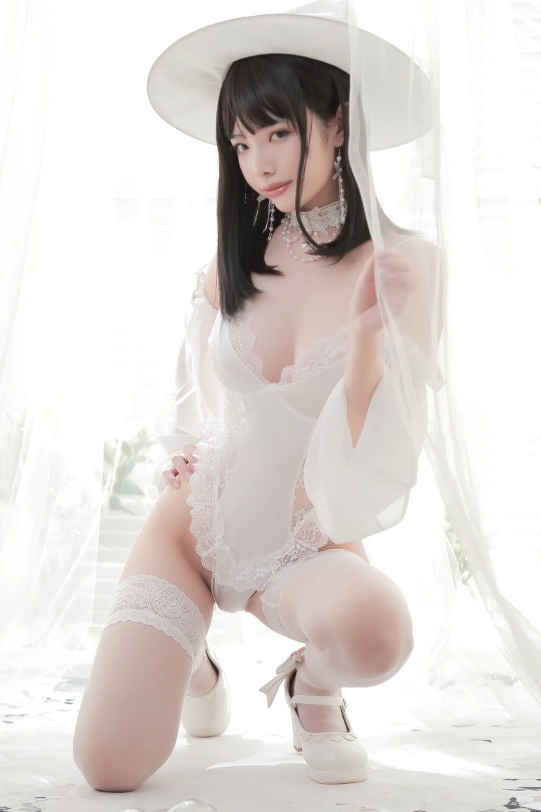 雯仔不讲道理《白女巫》主题写真：34张全套美图