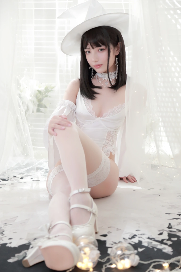 雯仔不讲道理《白女巫》主题写真：34张全套美图