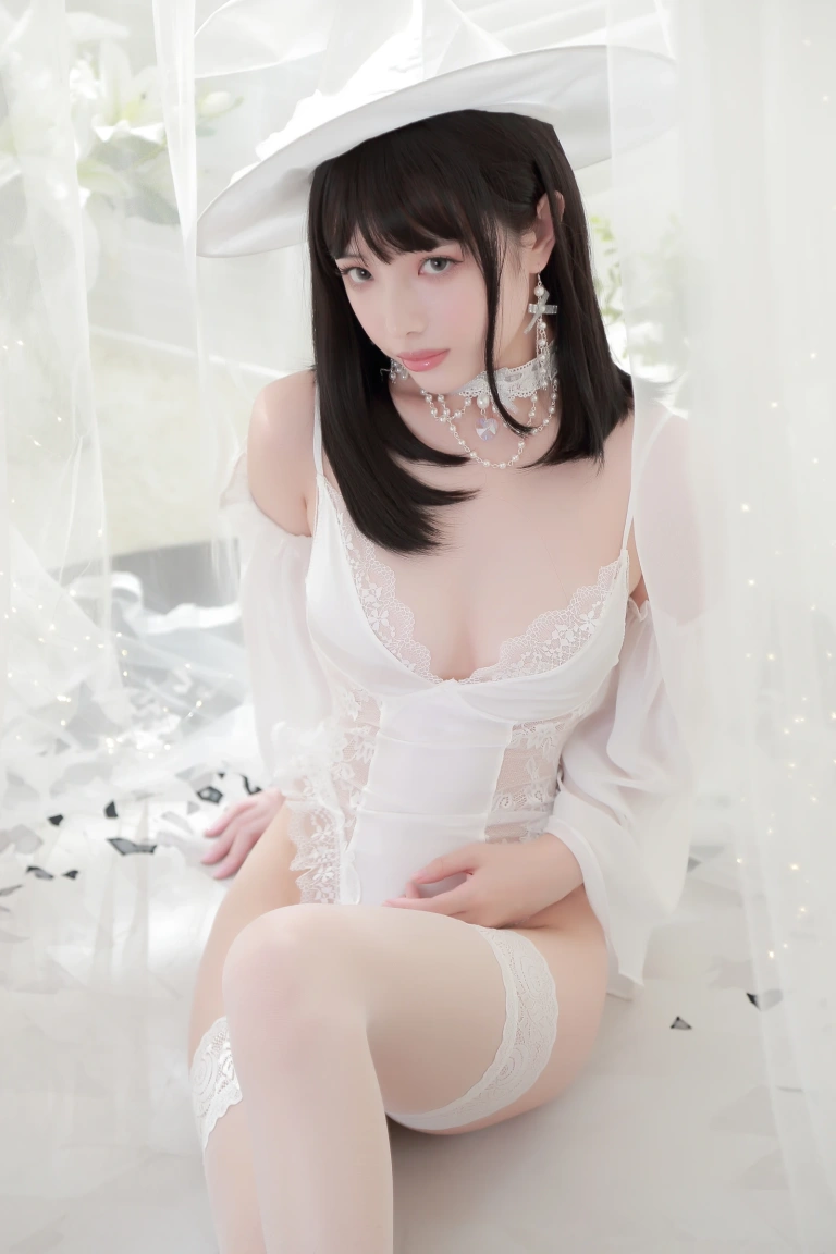 雯仔不讲道理《白女巫》主题写真：34张全套美图