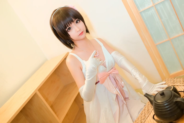 蠢沫沫《惠礼服》主题写真：40张全套美图