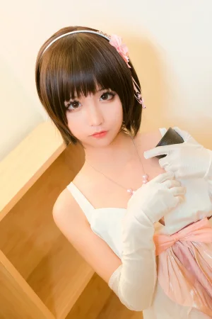 蠢沫沫《惠礼服》主题写真：40张全套美图