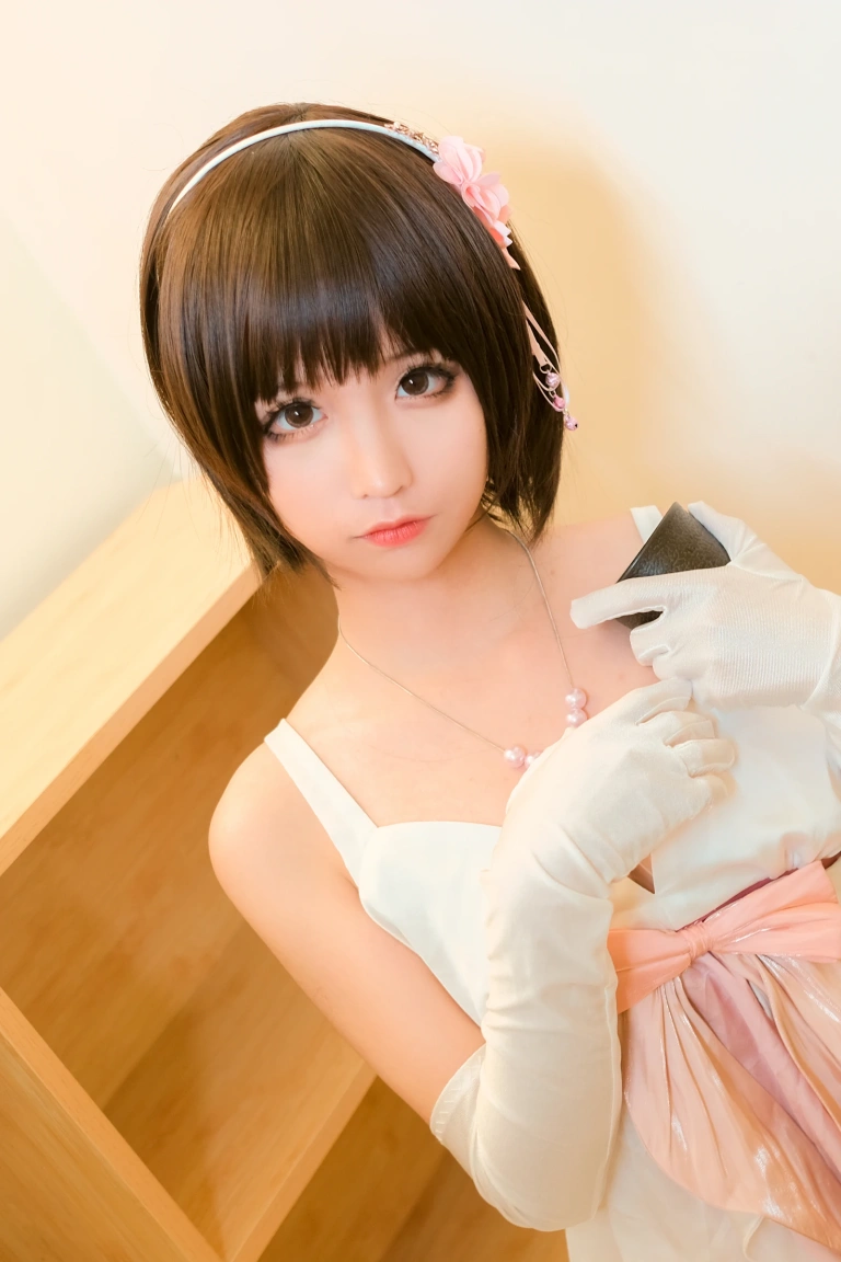 蠢沫沫《惠礼服》主题写真：40张全套美图