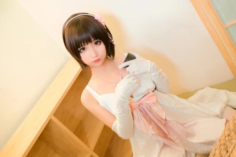 蠢沫沫《惠礼服》主题写真：40张全套美图
