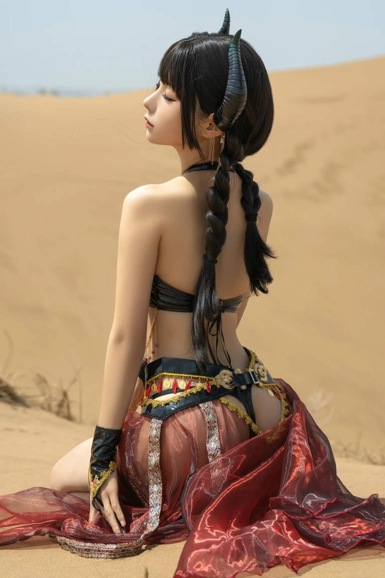 蠢沫沫《沙漠魅魔》主题写真：9张全套美图