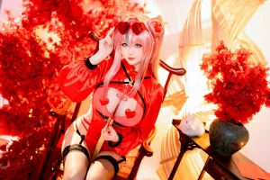 星之迟迟《2024年01月计划C 布莱默顿新年旗袍》主题写真：84张全套美图，含1个视频