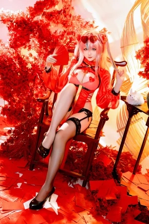 星之迟迟《2024年01月计划C 布莱默顿新年旗袍》主题写真：84张全套美图，含1个视频