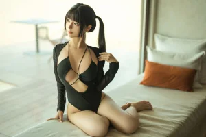 蠢沫沫《室内比基尼》主题写真：17张全套美图