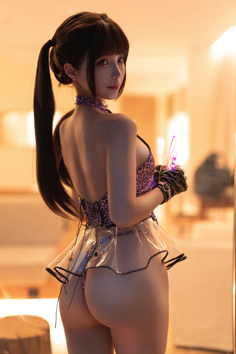蠢沫沫《透明泳裙》主题写真：16张全套美图