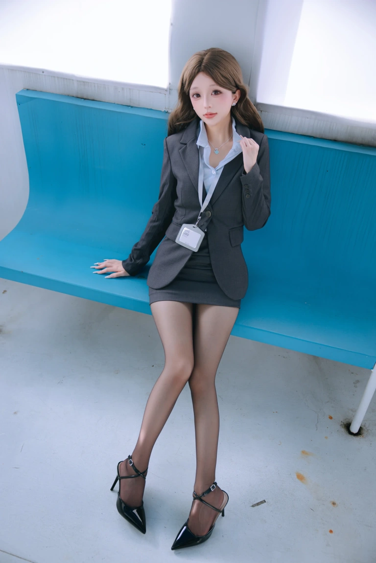 日奈娇(椎名莜)《电车上班族》主题写真：242张全套美图，含4个视频