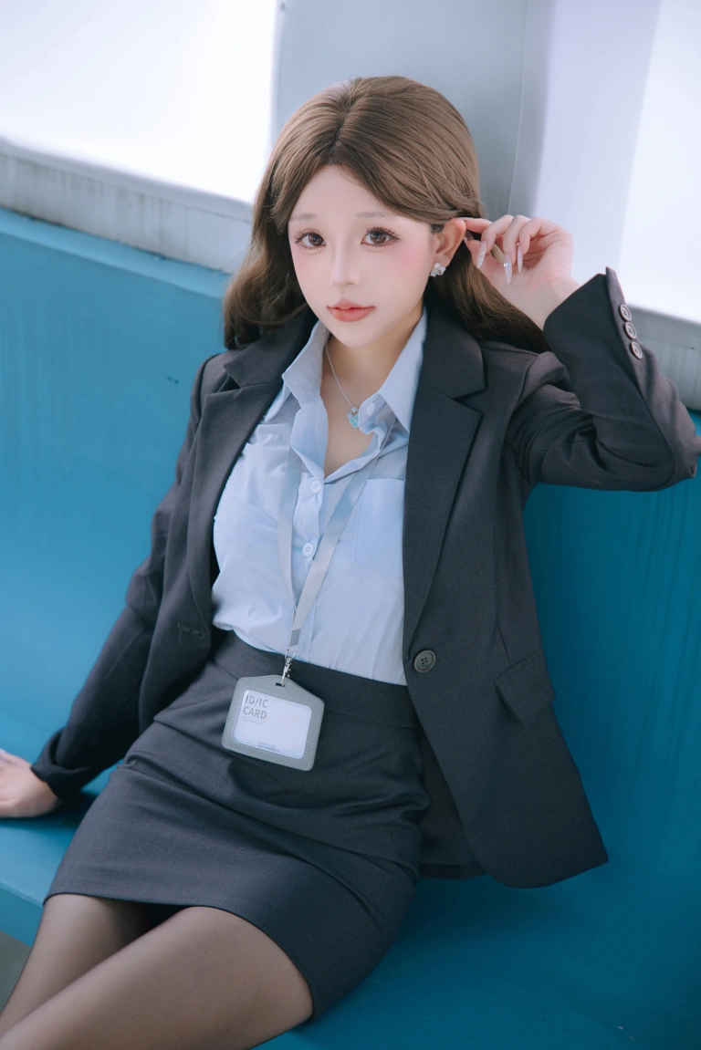 日奈娇(椎名莜)《电车上班族》主题写真：242张全套美图，含4个视频