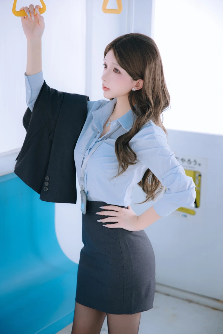 日奈娇(椎名莜)《电车上班族》主题写真：242张全套美图，含4个视频