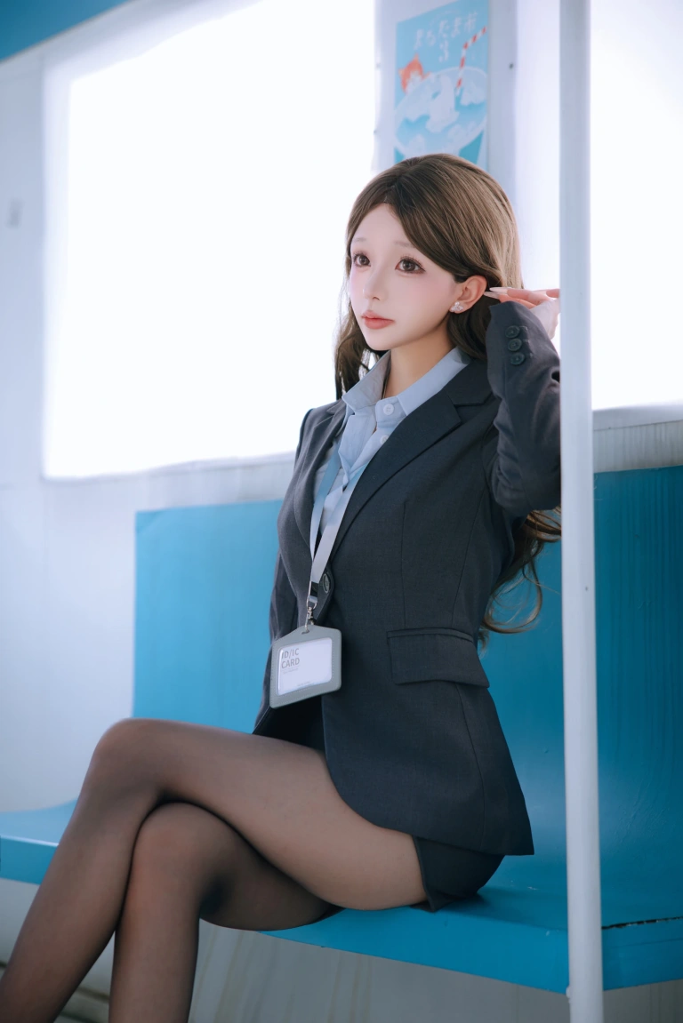 日奈娇(椎名莜)《电车上班族》主题写真：242张全套美图，含4个视频