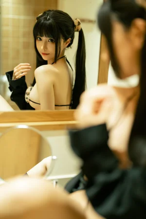 蠢沫沫《小豹子》主题写真：16张全套美图