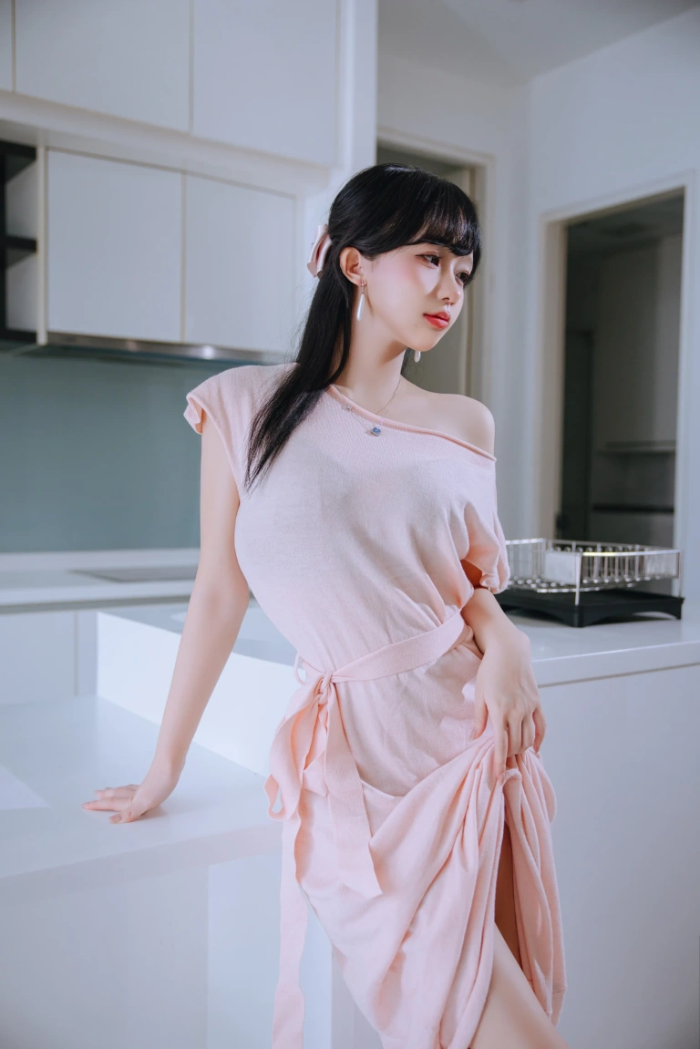 日奈娇(椎名莜)《太太》主题写真：230张全套美图，含5个视频
