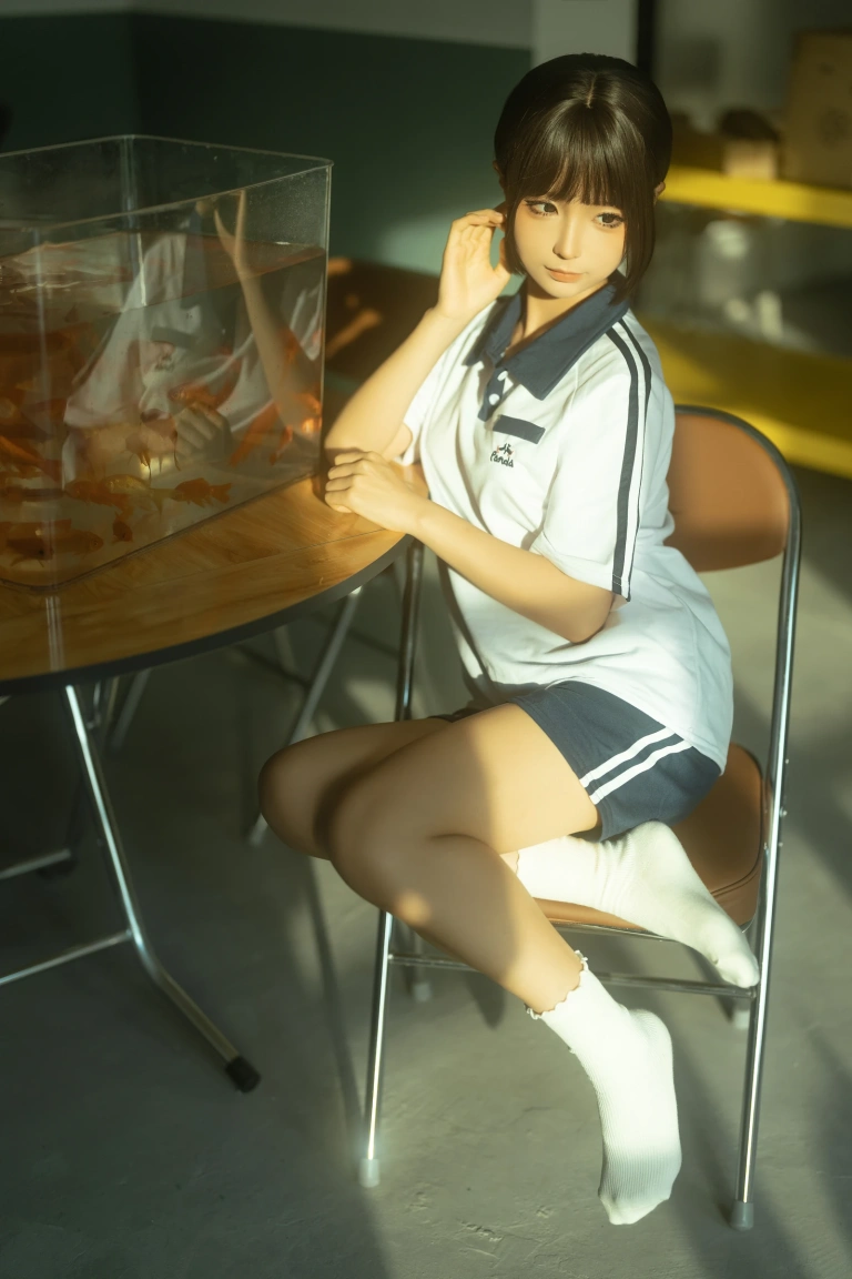 蠢沫沫《学妹》主题写真：13张全套美图