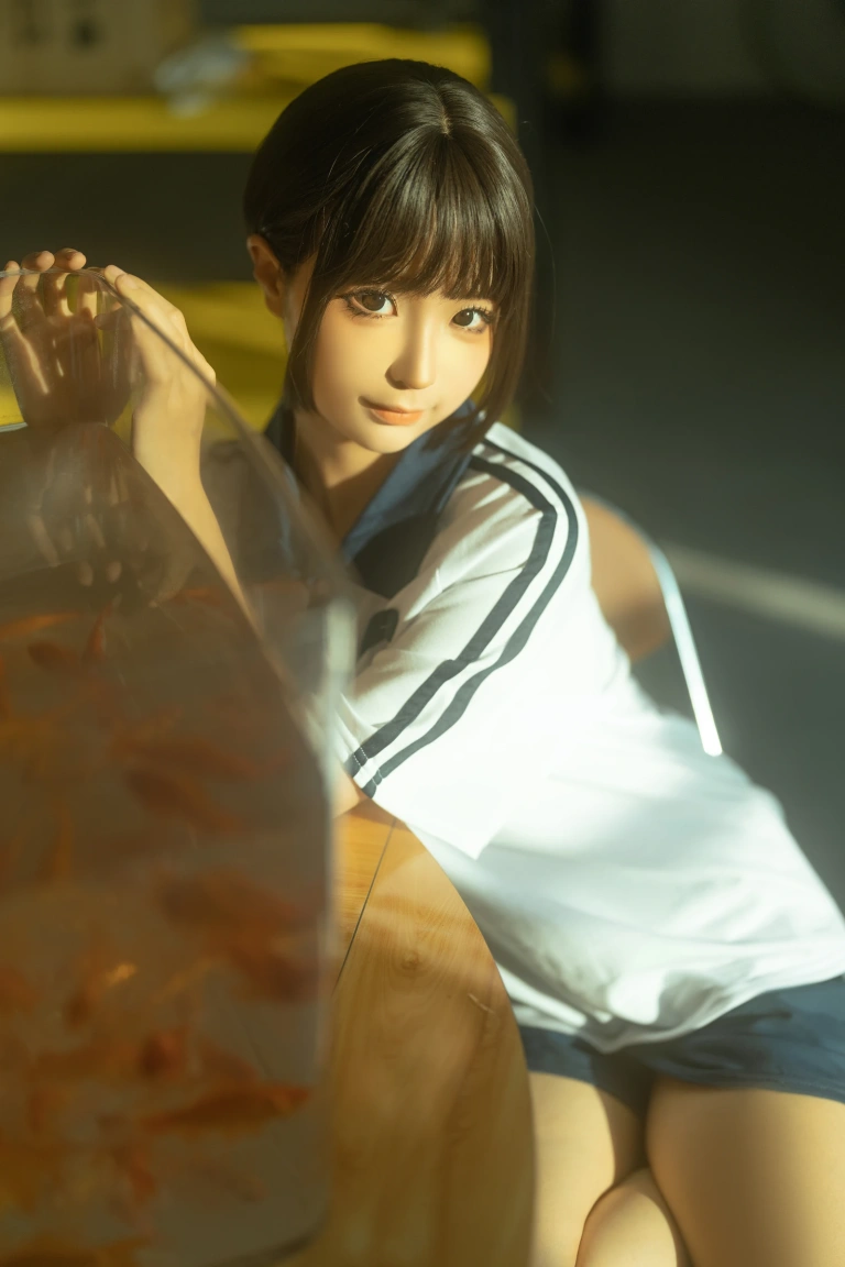 蠢沫沫《学妹》主题写真：13张全套美图