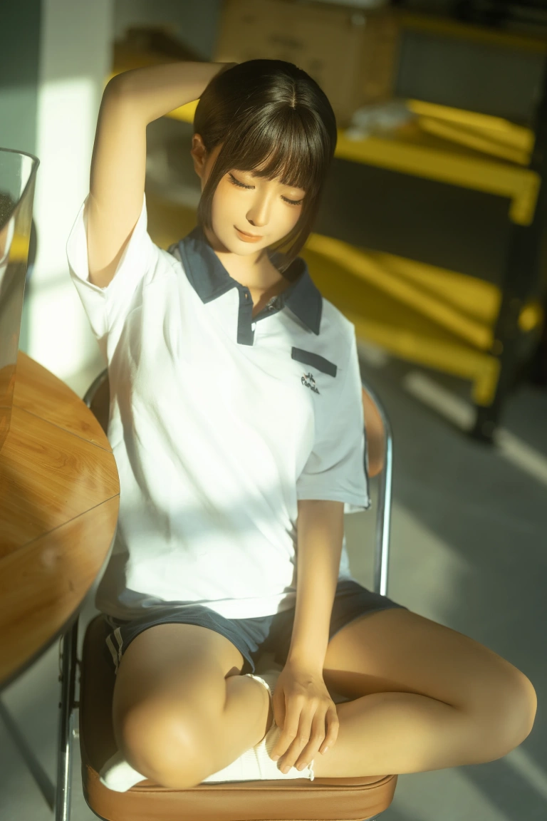 蠢沫沫《学妹》主题写真：13张全套美图