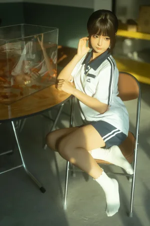 蠢沫沫《学妹》主题写真：13张全套美图
