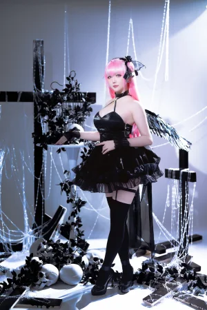 星之迟迟《2024年02月计划B NIKKE 桃乐丝》主题写真：80张全套美图