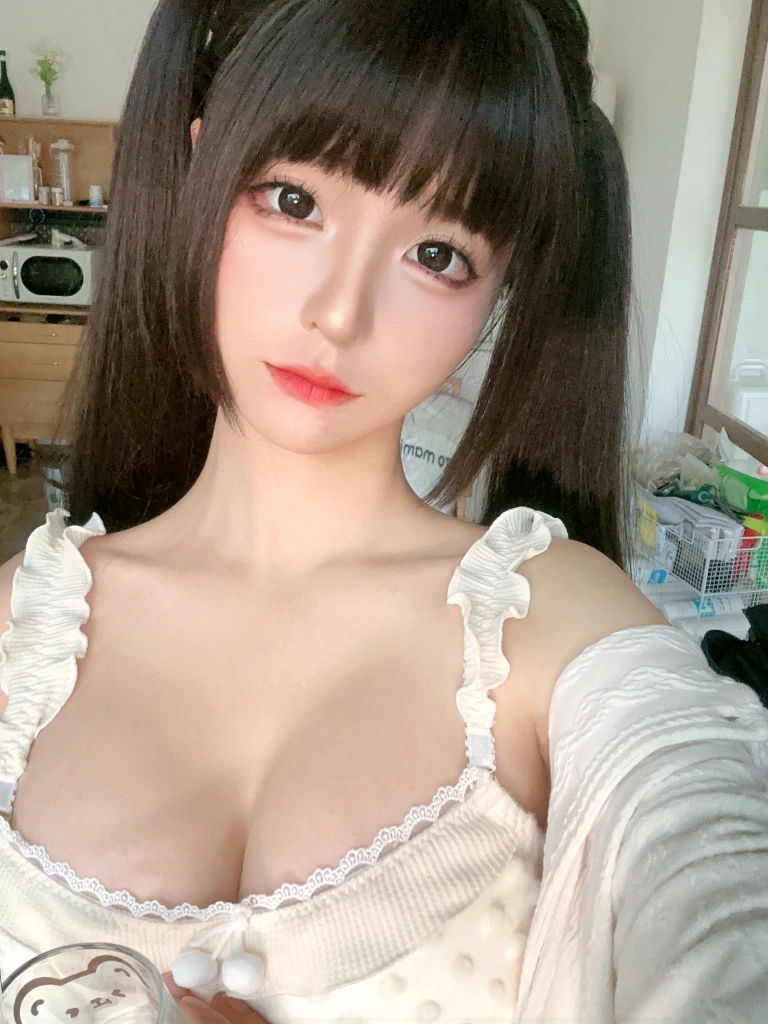 蠢沫沫《朋友圈 自拍》主题写真：66张全套美图
