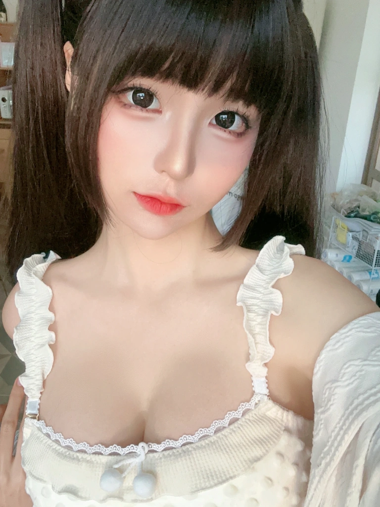 蠢沫沫《朋友圈 自拍》主题写真：66张全套美图