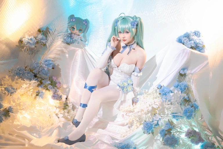 星之迟迟《2024年02月计划A 初音未来 粉蝶花精灵》主题写真：54张全套美图，含1个视频