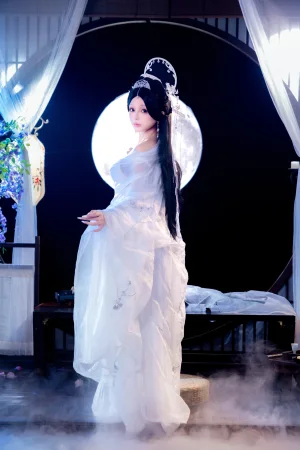 日奈娇(椎名莜)《白月光》主题写真：216张全套美图，含2个视频