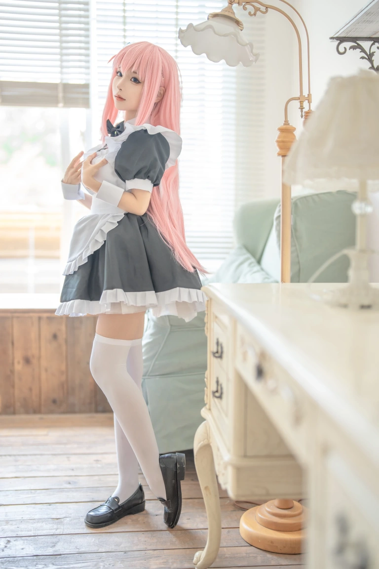 蠢沫沫《9月》主题写真：26张全套美图