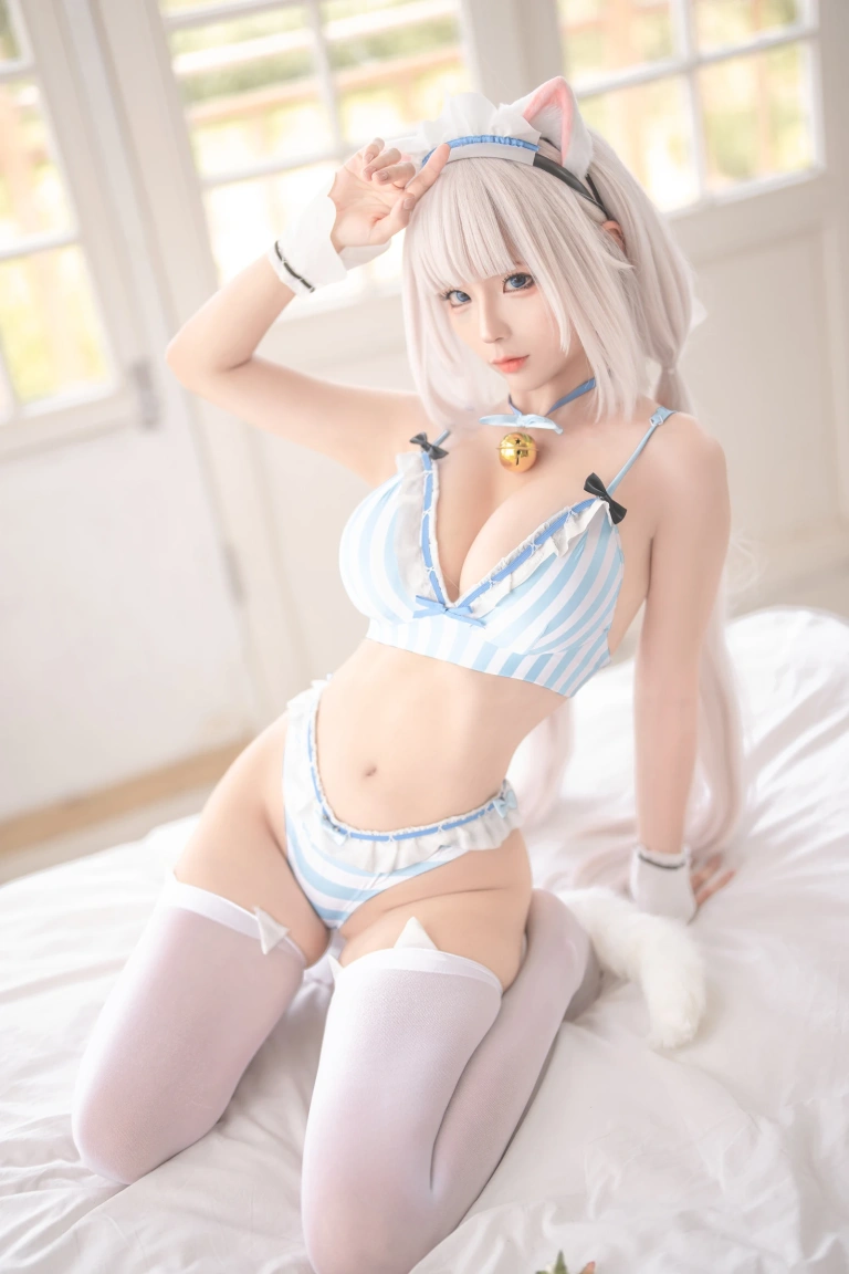 蠢沫沫《9月》主题写真：26张全套美图