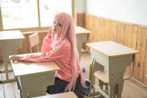 蠢沫沫《9月》主题写真：26张全套美图