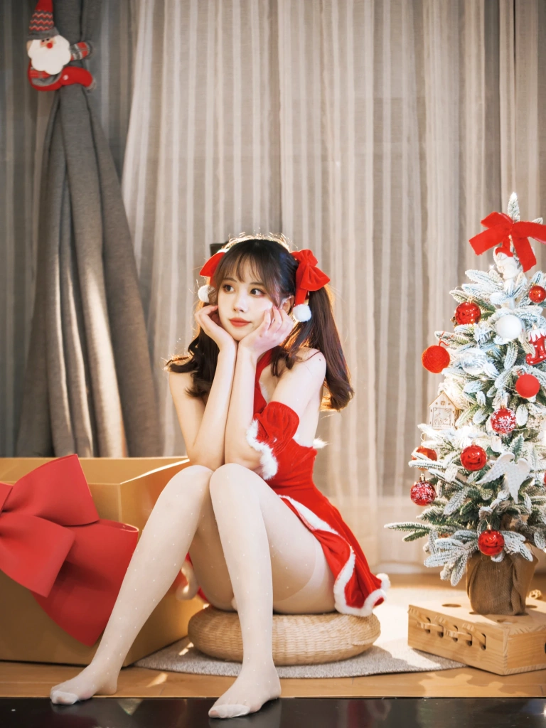 念雪《玫瑰礼物》主题写真：30张全套美图