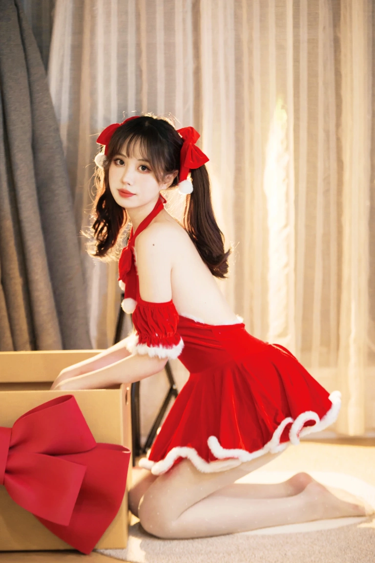 念雪《玫瑰礼物》主题写真：30张全套美图