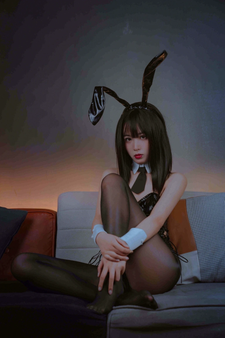 轩萧学姐《NO.24 – 中秋 兔女郎》主题写真：38张全套美图