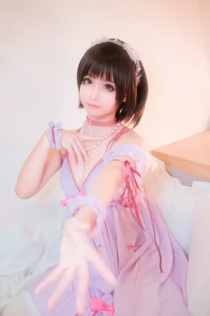 蠢沫沫《惠睡衣》主题写真：44张全套美图