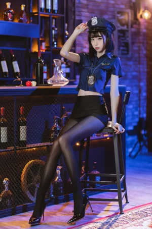许岚《黑丝女警》主题写真：60张全套美图