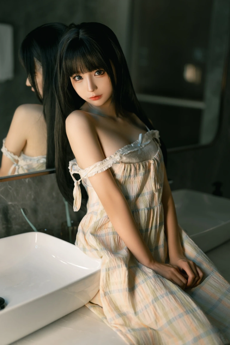 蠢沫沫《晨醒》主题写真：14张全套美图