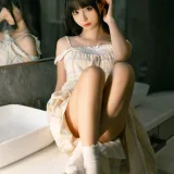 蠢沫沫《晨醒》主题写真：14张全套美图