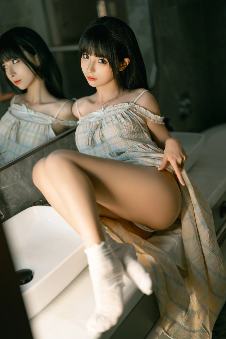 蠢沫沫《晨醒》主题写真：14张全套美图