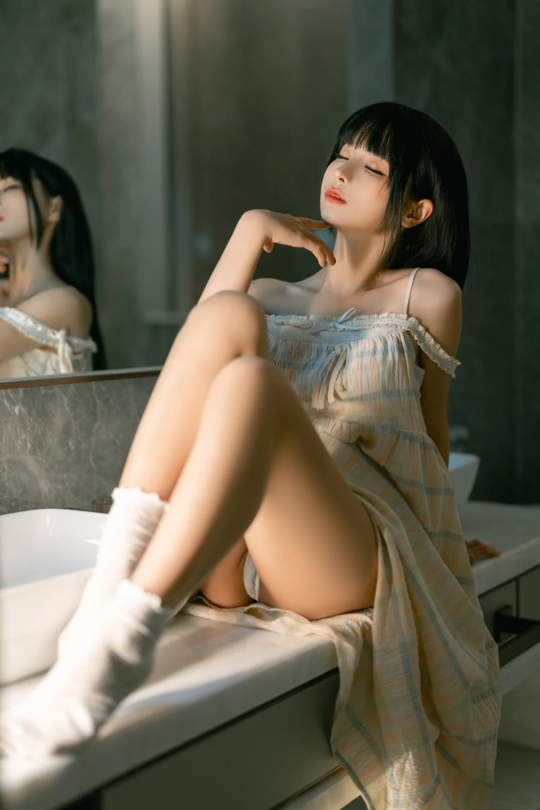 蠢沫沫《晨醒》主题写真：14张全套美图