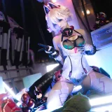 蠢沫沫《绯猁》主题写真：18张全套美图