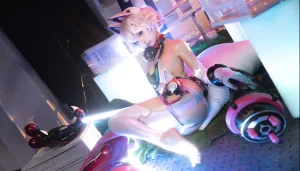 蠢沫沫《绯猁》主题写真：18张全套美图