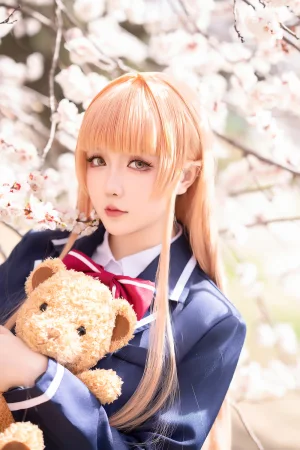 星之迟迟《2024年04月计划赠品 邻家的天使同学 椎名真昼》主题写真：25张全套美图